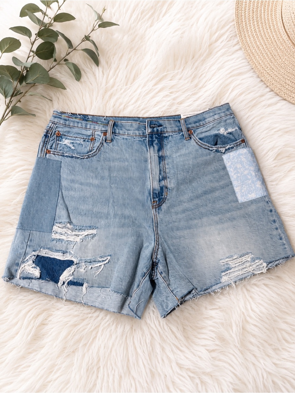 American Eagle HIGHEST RISE
'90s BOYFRIEND
SHORT